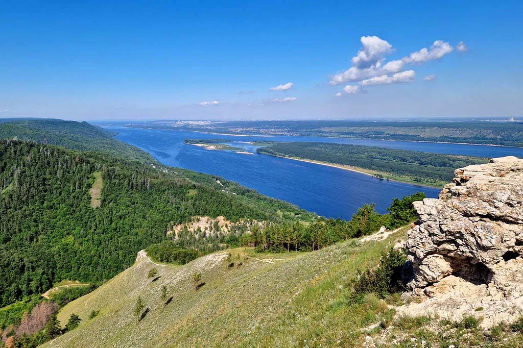 Панорама с горы Стрельная в Самарской Луке
