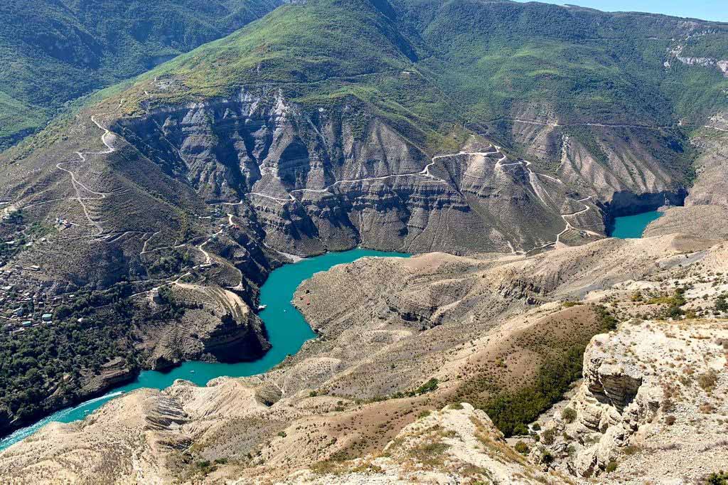 Река Сулак на дне Сулакского каньона